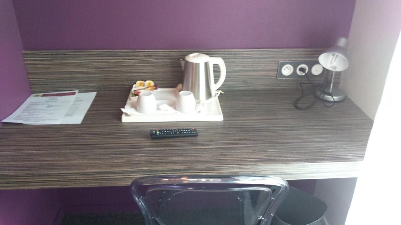 Logis Hotel A La Bonne Auberge Laval  Zewnętrze zdjęcie
