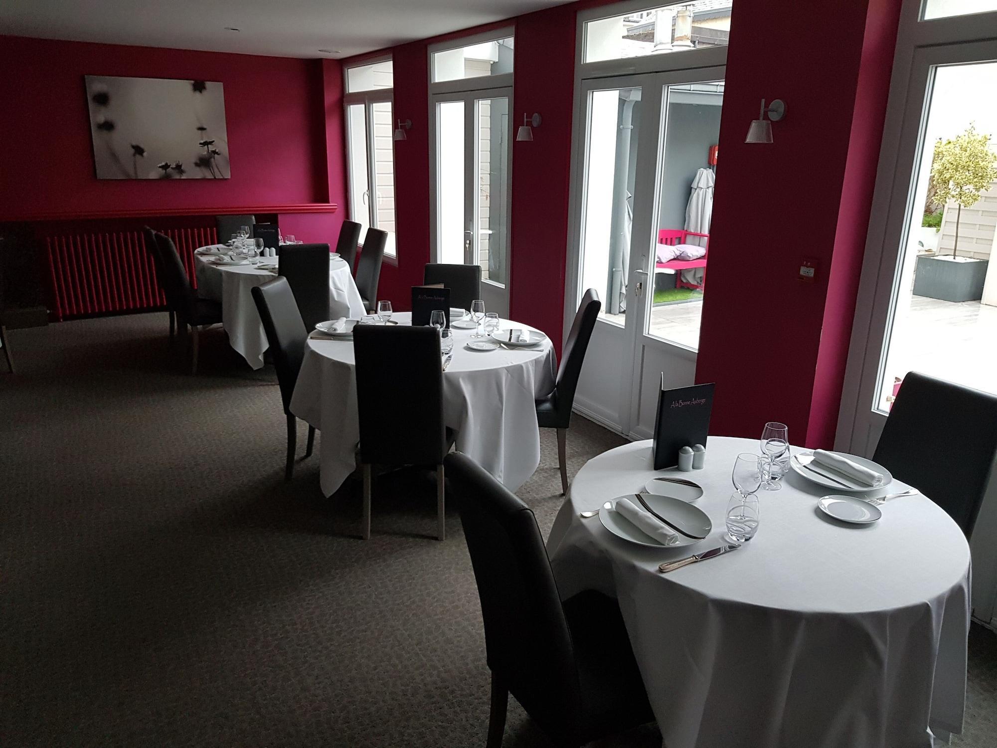 Logis Hotel A La Bonne Auberge Laval  Zewnętrze zdjęcie