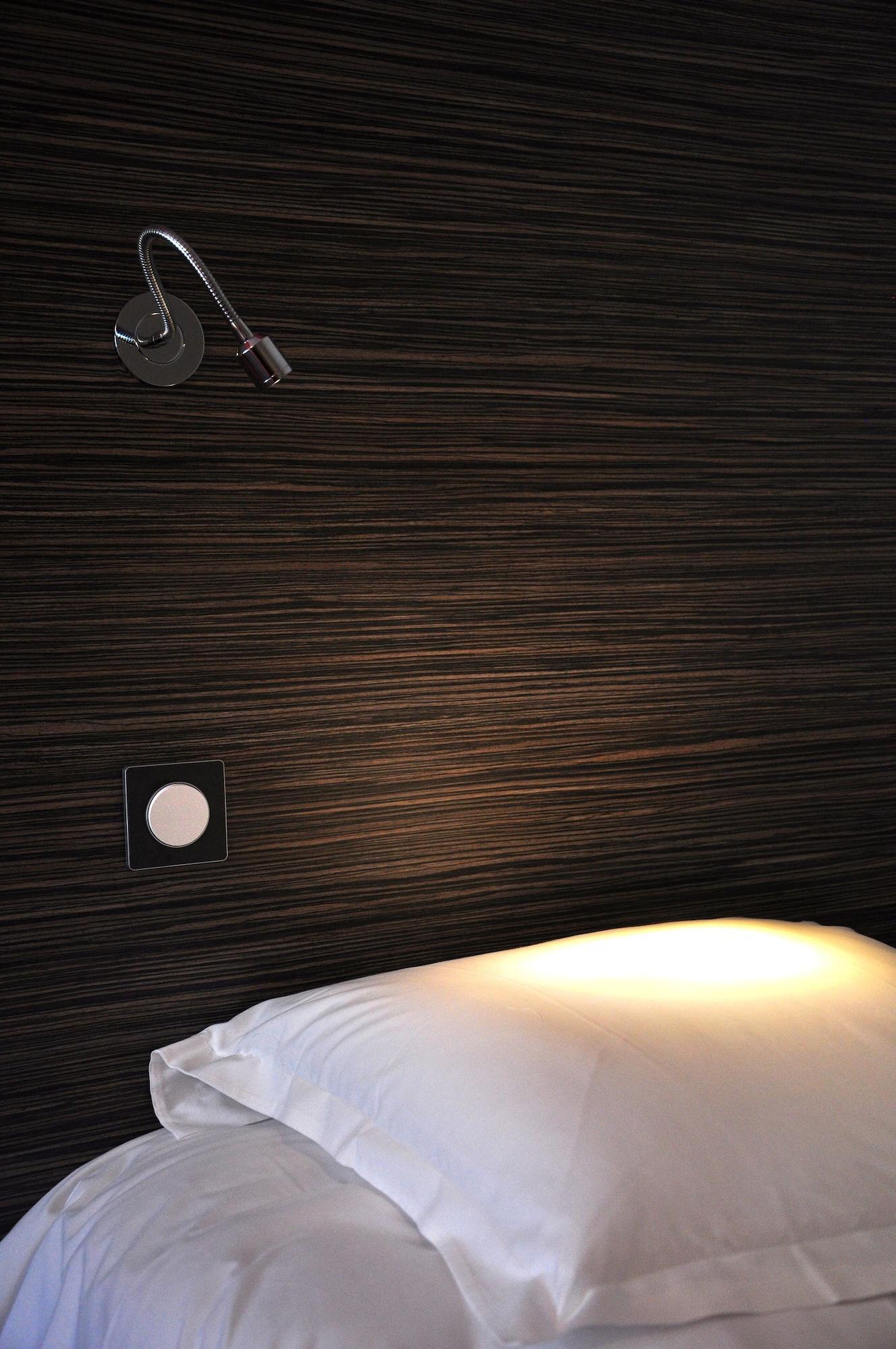 Logis Hotel A La Bonne Auberge Laval  Zewnętrze zdjęcie