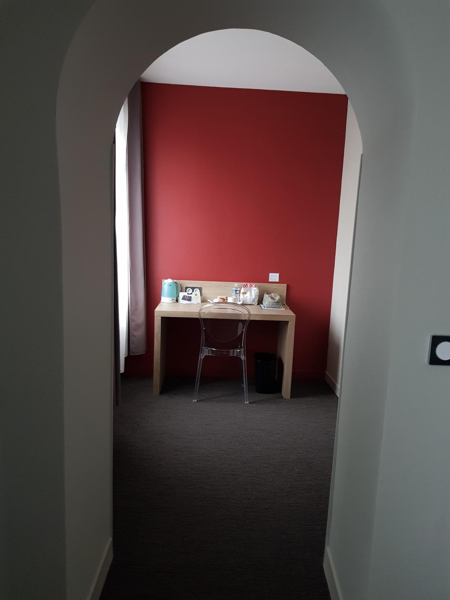 Logis Hotel A La Bonne Auberge Laval  Zewnętrze zdjęcie