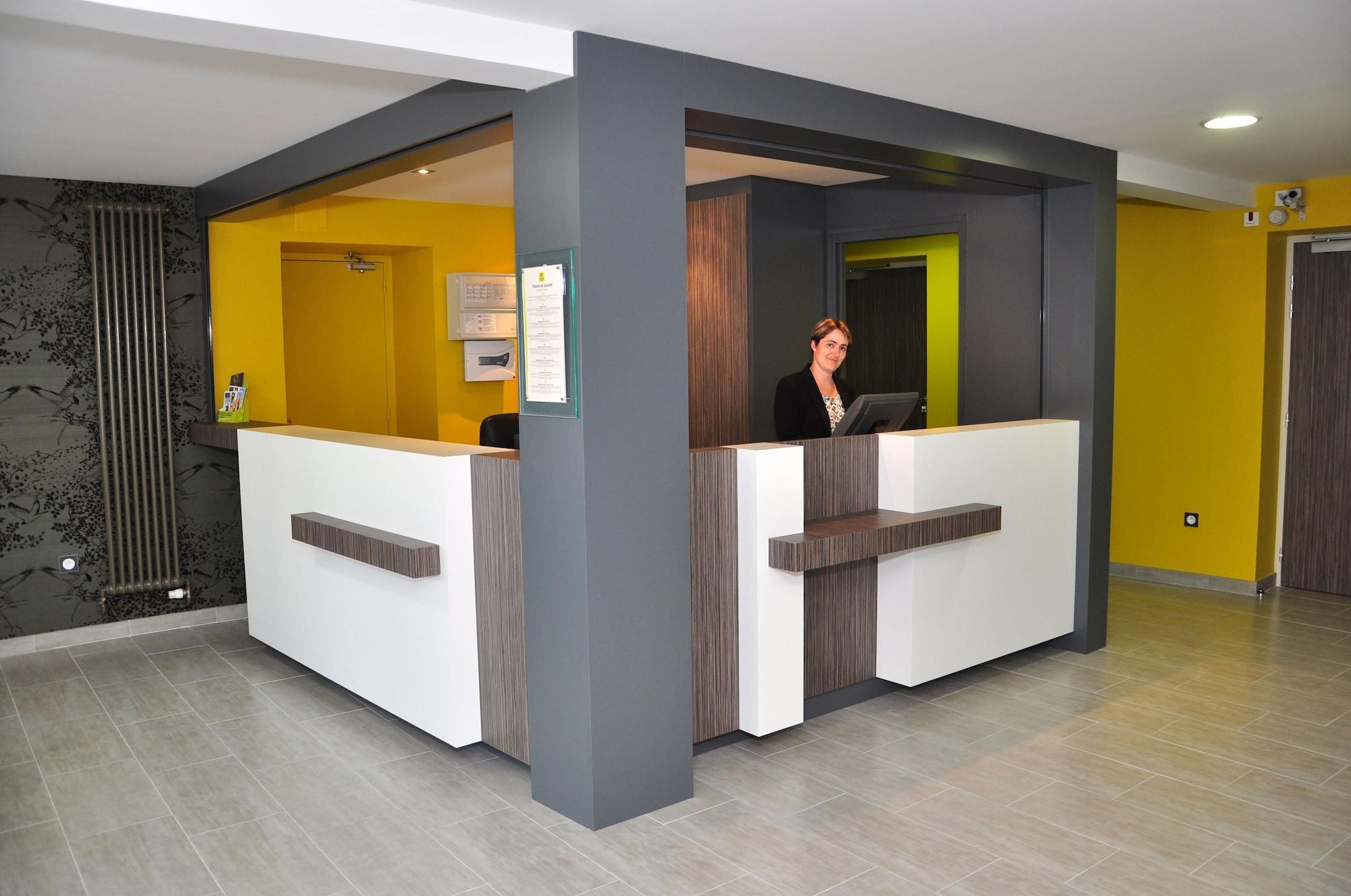 Logis Hotel A La Bonne Auberge Laval  Zewnętrze zdjęcie