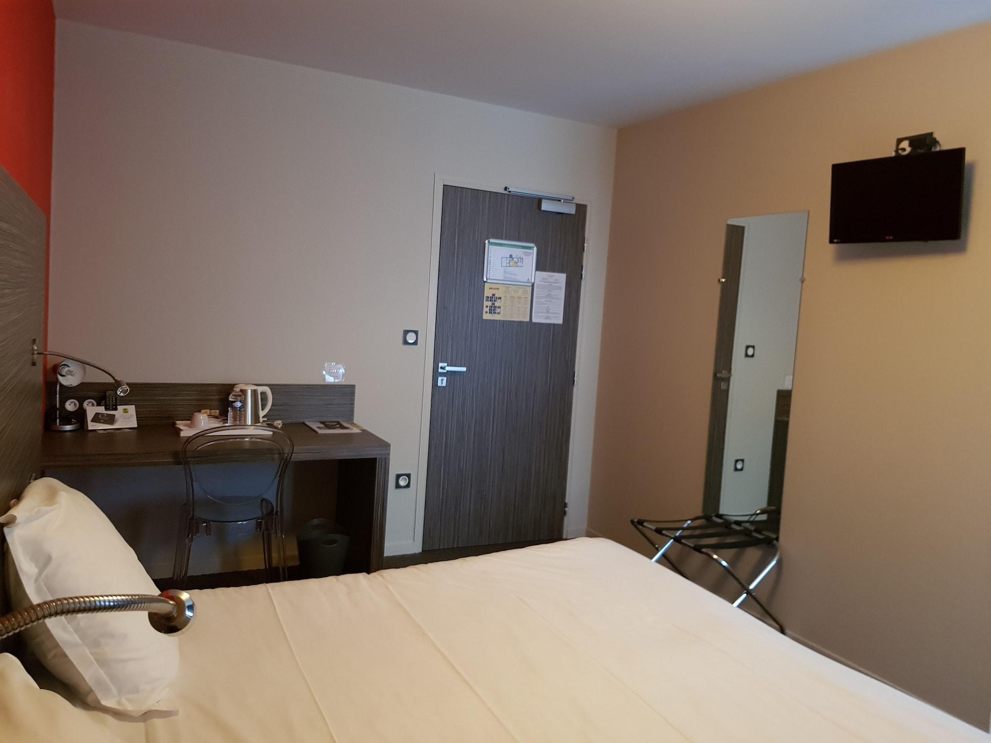 Logis Hotel A La Bonne Auberge Laval  Zewnętrze zdjęcie