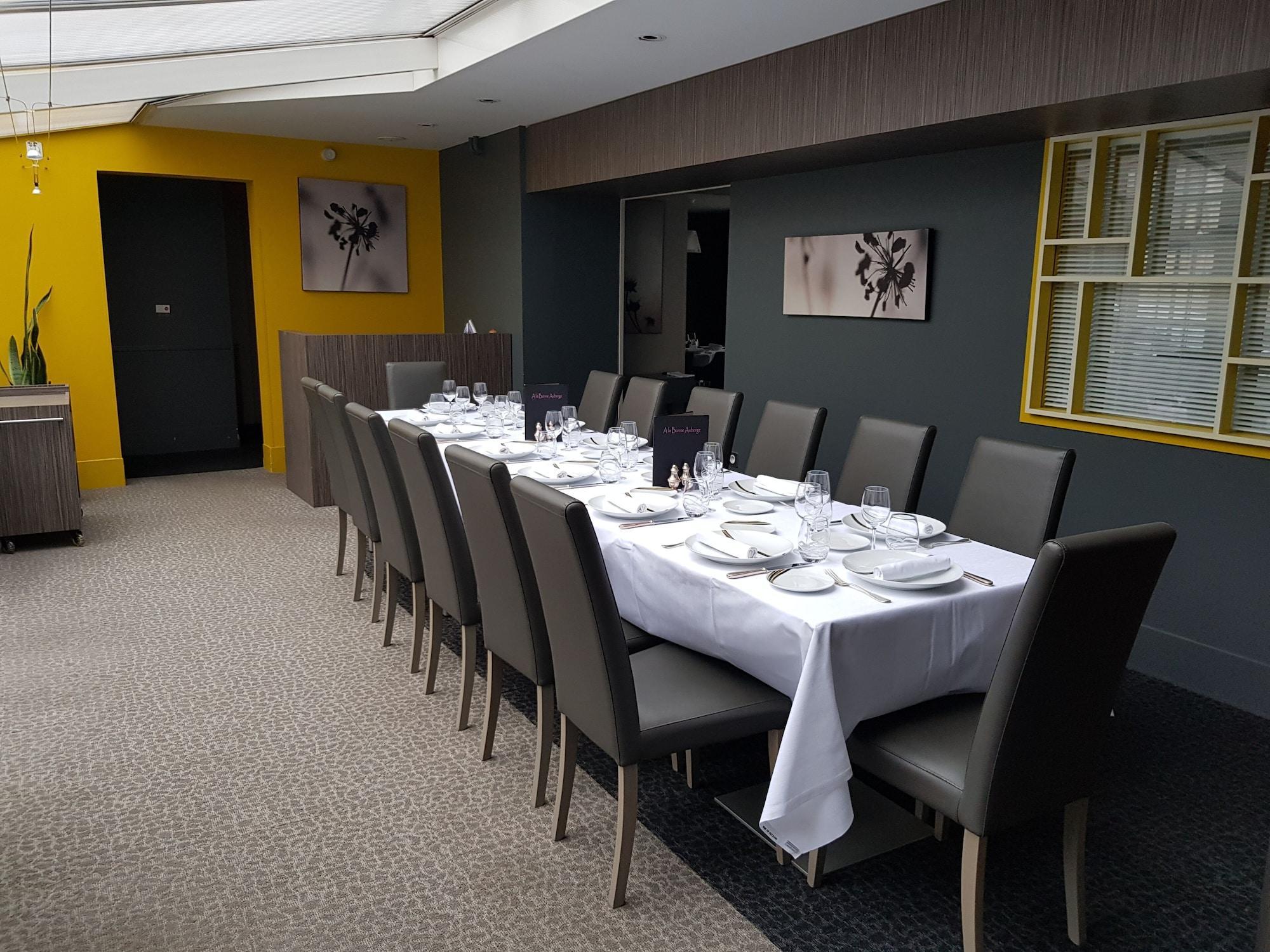 Logis Hotel A La Bonne Auberge Laval  Zewnętrze zdjęcie
